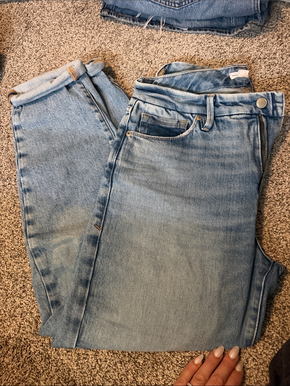 Good American weekender Jean